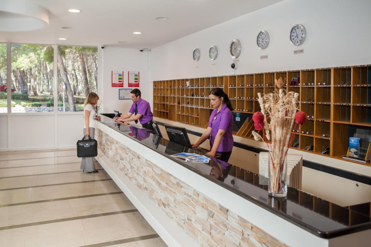 Hotel Zora Pavilions Primošten Exteriör bild