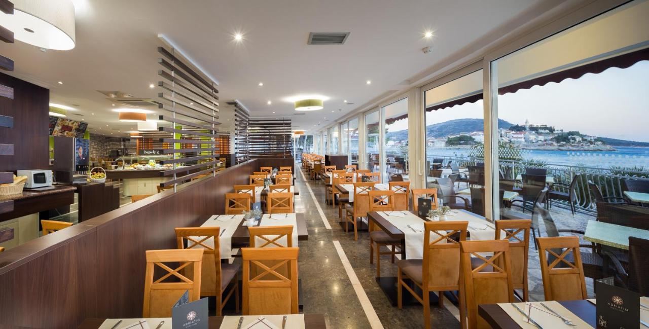 Hotel Zora Pavilions Primošten Exteriör bild