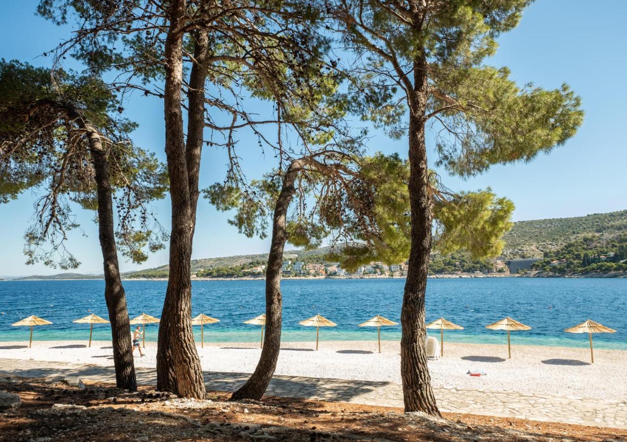 Hotel Zora Pavilions Primošten Exteriör bild
