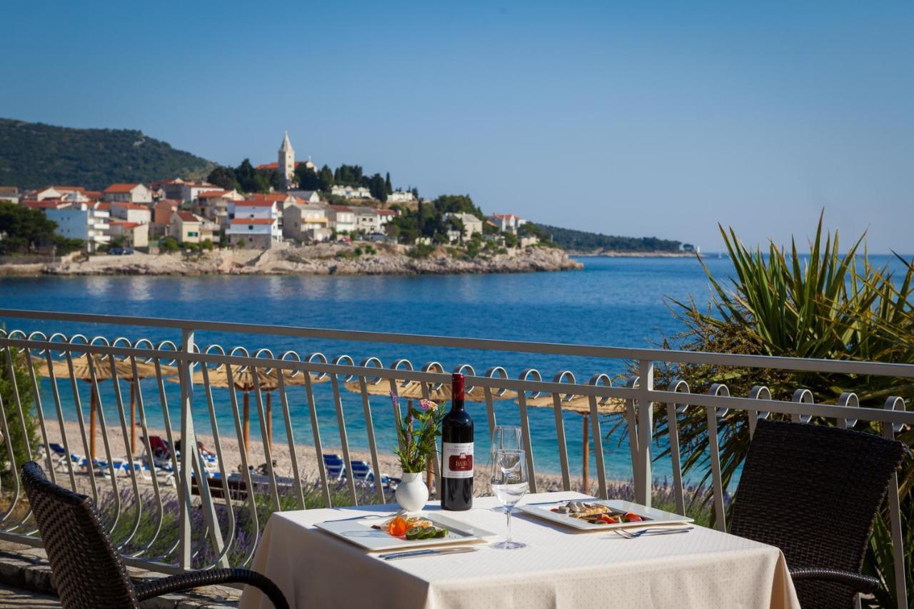Hotel Zora Pavilions Primošten Exteriör bild